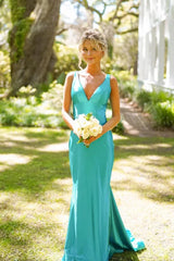 Charming Mermaid V Neck Green Long Prom Dress with Open Back