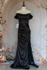 Beauty Mermaid Off the Shoulder Black Long Prom Dress with Split Front