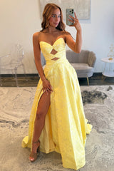 Elegant Yellow Sweetheart Jacquard Prom Dress With Front Cutout Detail