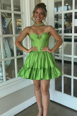Green A-Line Strapless Corset Homecoming Dress with Beaded Brooch