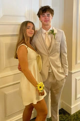 Pretty A Line V Neck Light Yellow Short Homecoming Dress with Bowknot