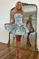 Special A-Line Strapless Low Waist Short Homecoming Dress with Bowknot