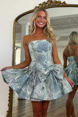 Special A-Line Strapless Low Waist Short Homecoming Dress with Bowknot
