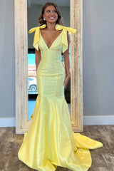Charming Mermaid V-Neck Yellow Long Beaded Prom Dress with Bowknot
