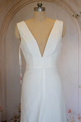 White Elegant Mermaid V-Neck Sweep Train Satin Wedding Dress with Front Slit