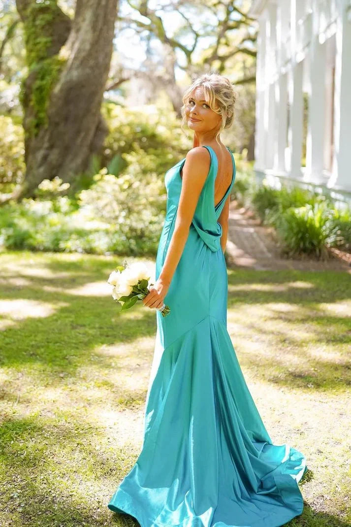 Charming Mermaid V Neck Green Long Prom Dress with Open Back