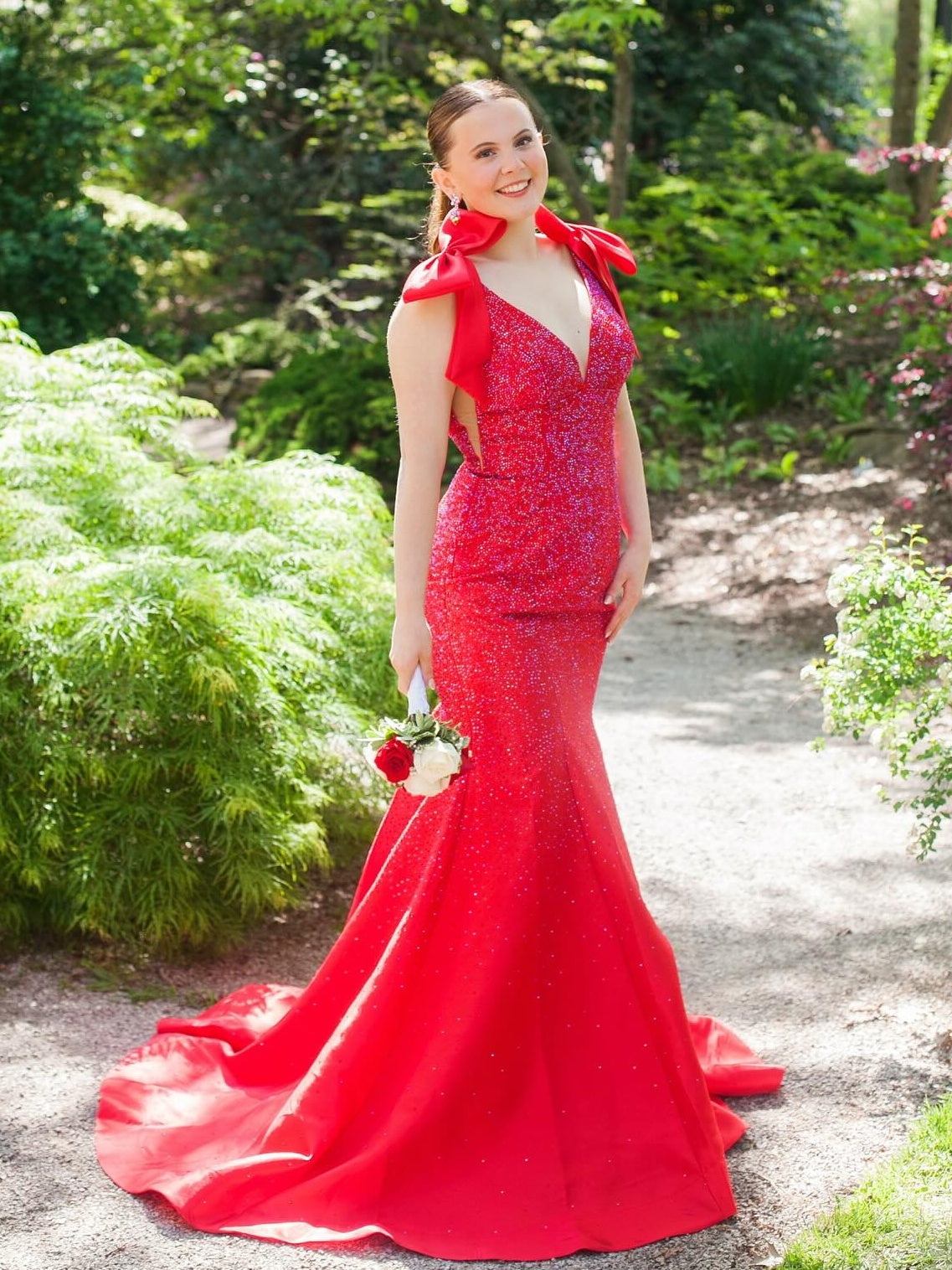 Charming Mermaid V-Neck Yellow Long Beaded Prom Dress with Bowknot