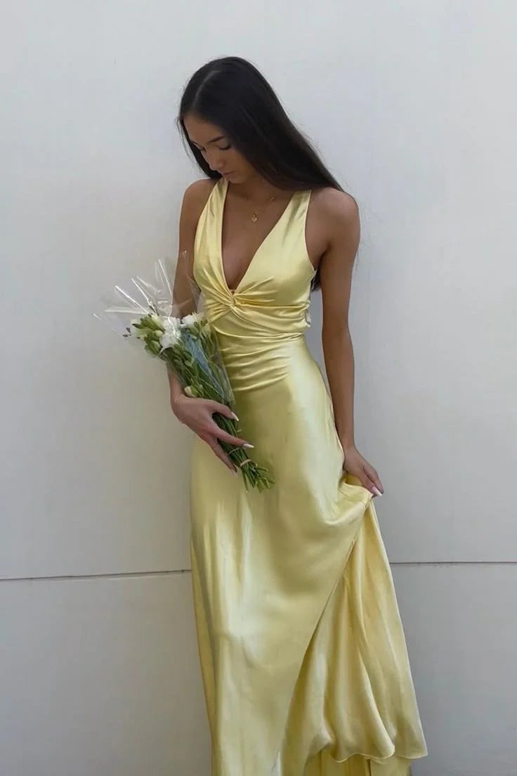Stylish Sheath V Neck Green Long Party Dress with Open Back Bowknot