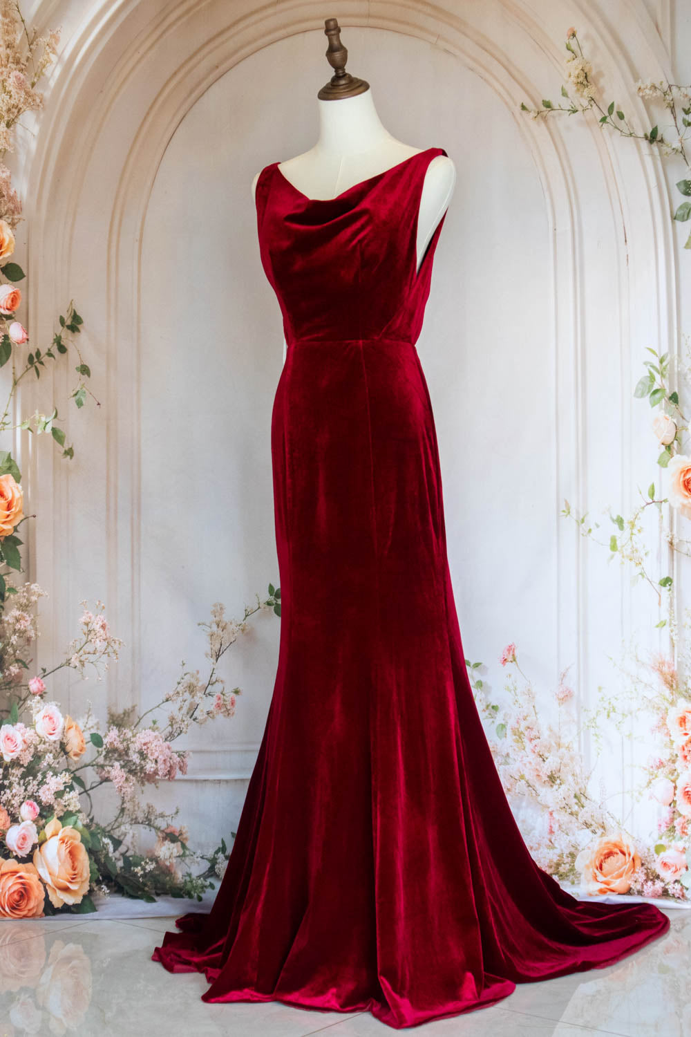 Charming Mermaid V Neck Burgundy Velvet Long Party Dress with Open Back