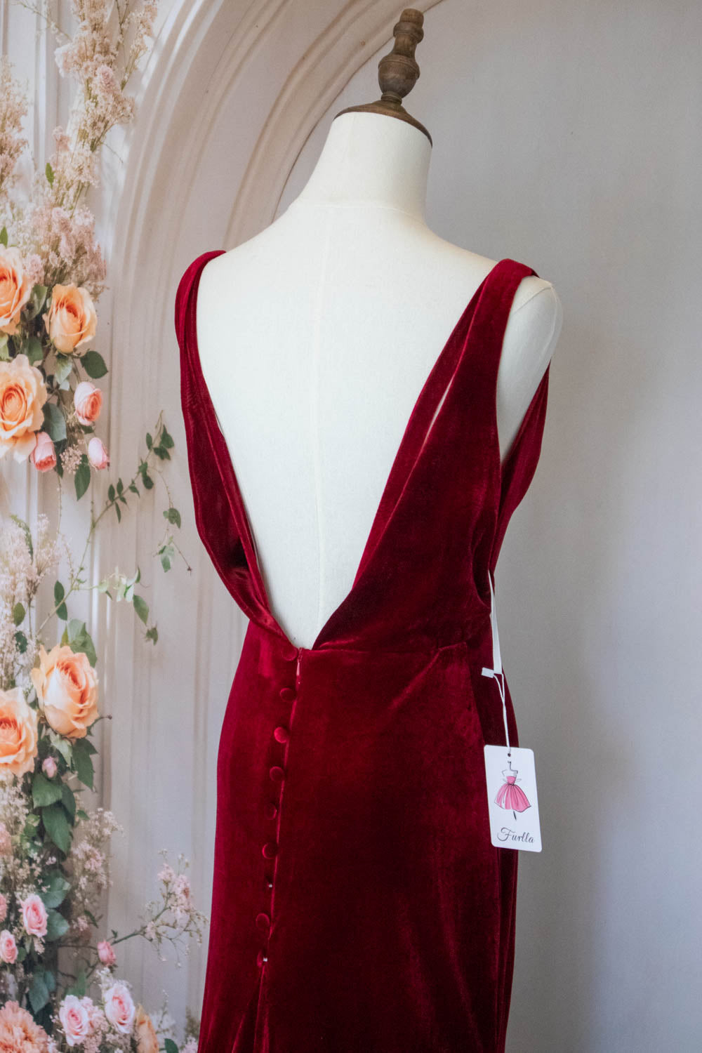 Charming Mermaid V Neck Burgundy Velvet Long Party Dress with Open Back