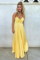 Classic Yellow A-Line Spaghetti Straps Prom Dress with Pleated Skirt