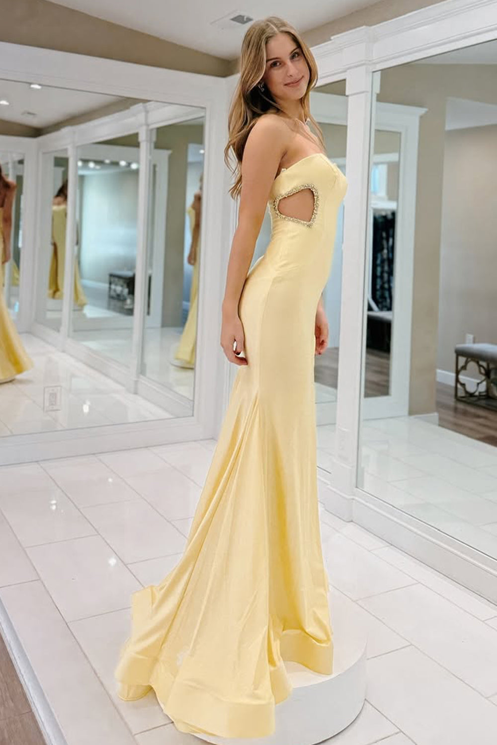 Dazzling Yellow Mermaid Strapless Dress with Flowing Slit Prom Dress
