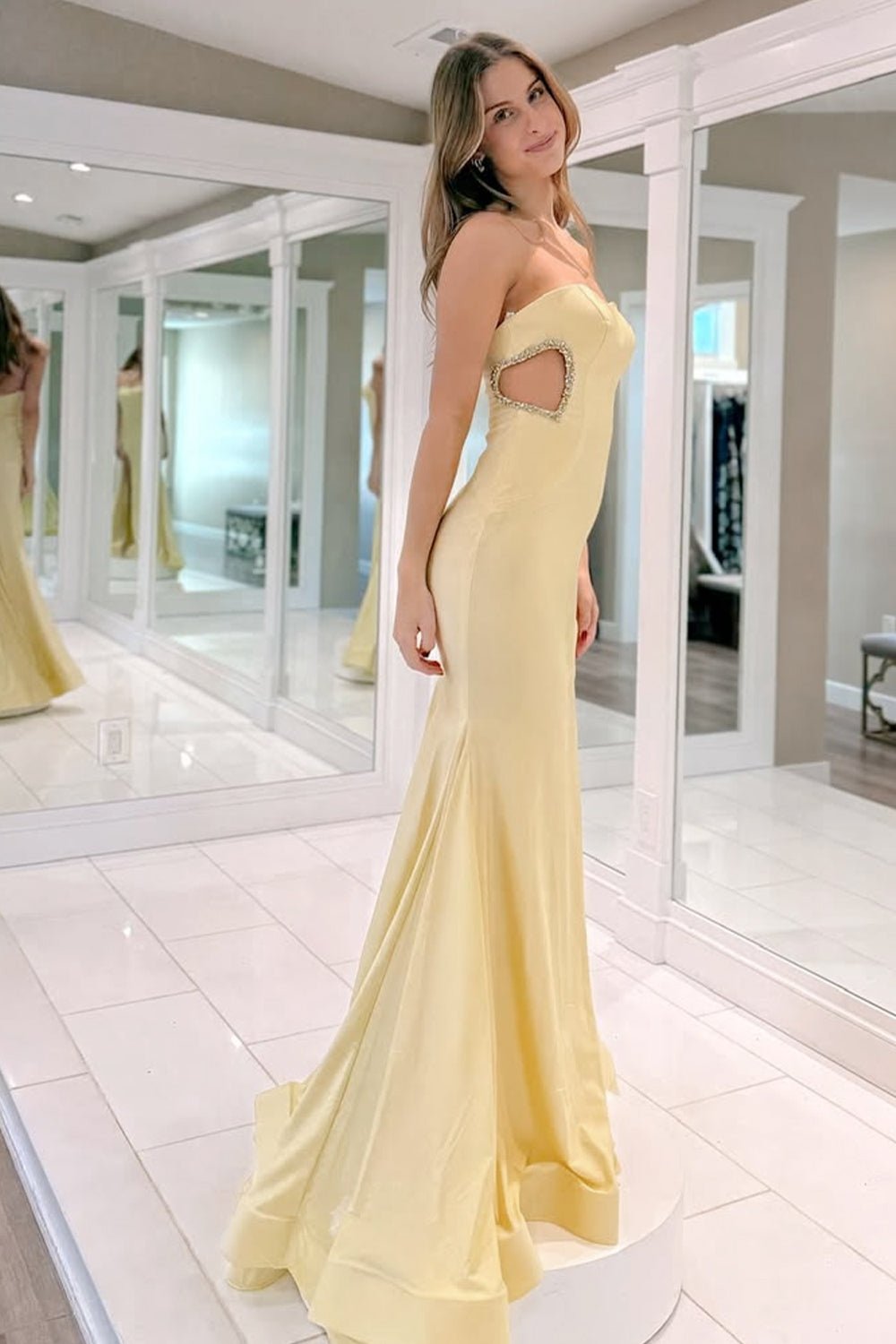 Dazzling Yellow Mermaid Strapless Dress with Flowing Slit Prom Dress