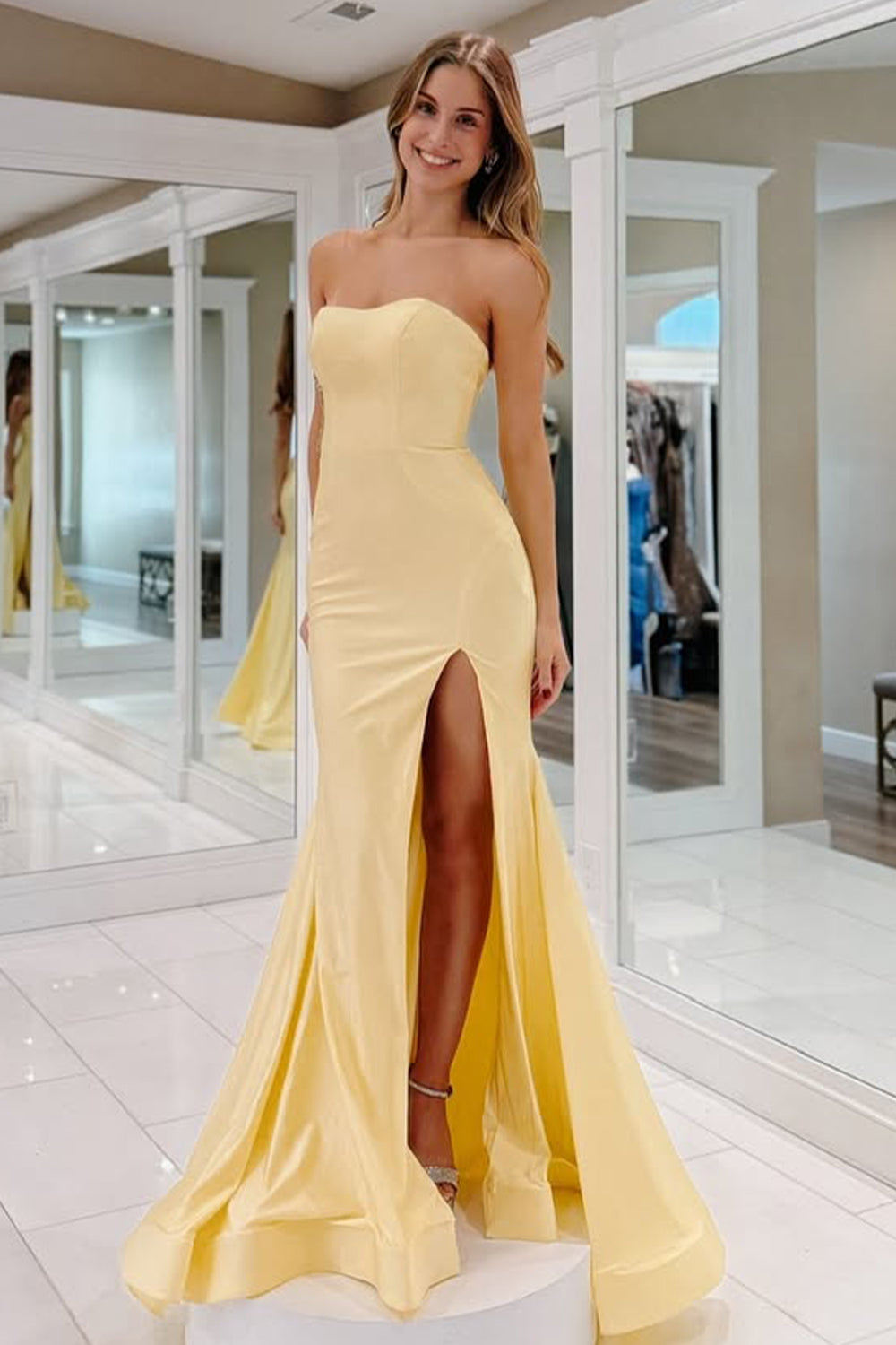 Dazzling Yellow Mermaid Strapless Dress with Flowing Slit Prom Dress