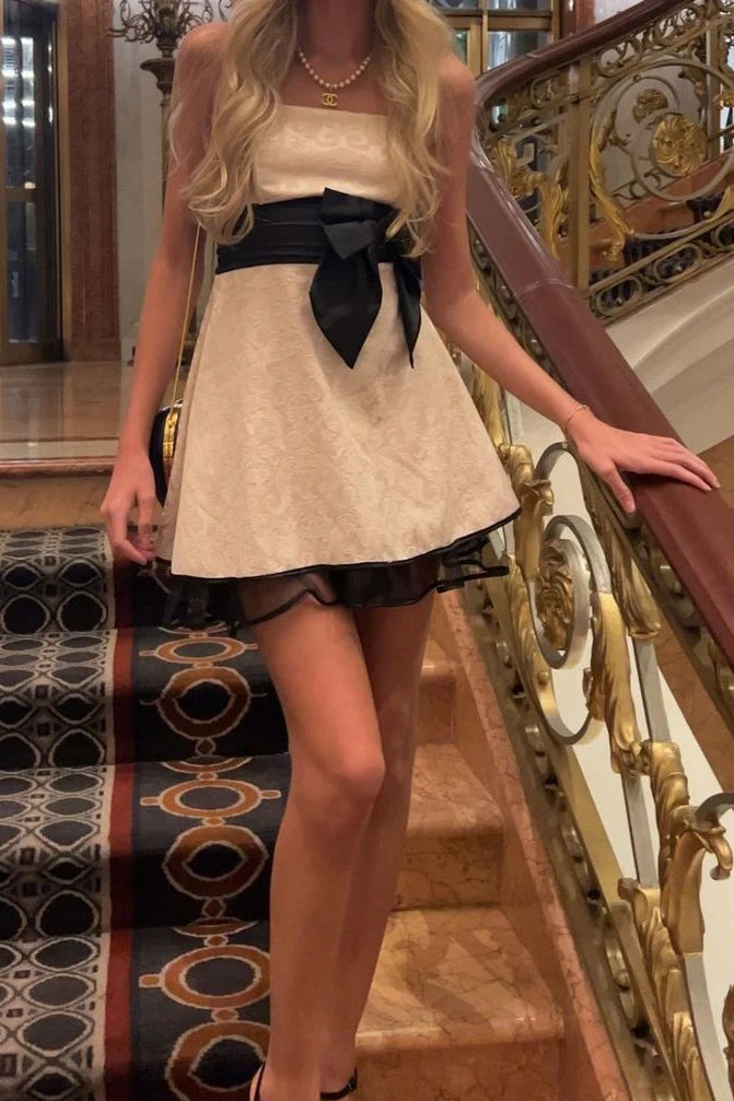 Gorgeous A Line Strapless White Short Homecoming Dress with Bowknot