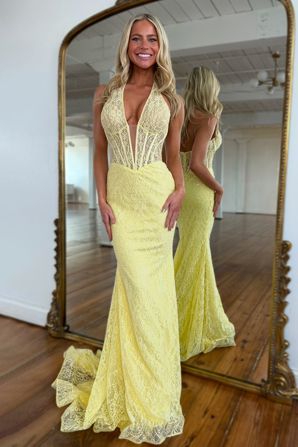 Lovely Yellow Lace Mermaid Prom Dress with V-Neck and Backless Design