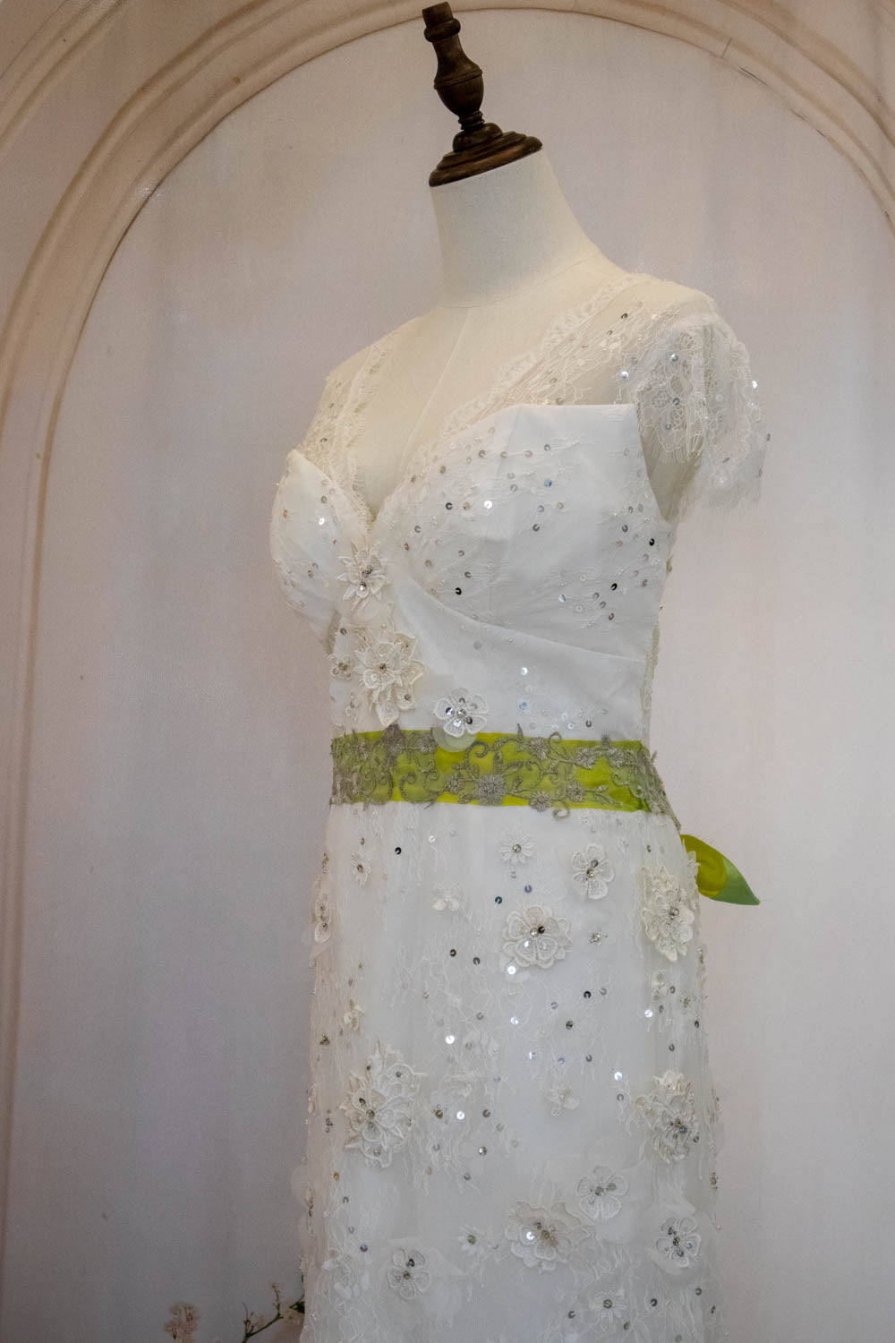 Luxurious Glitter Mermaid Keyhole Back Wedding Dress with Sequin and Belt