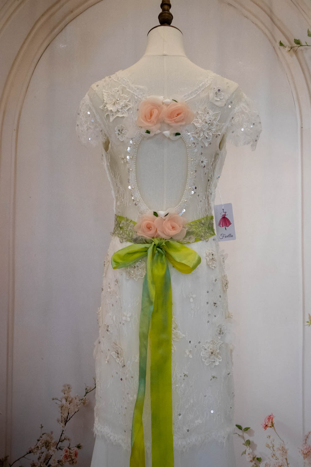 Luxurious Glitter Mermaid Keyhole Back Wedding Dress with Sequin and Belt