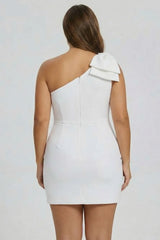 Minimalis One-Shoulder Bodycon Homecoming Dress with Statement Bow