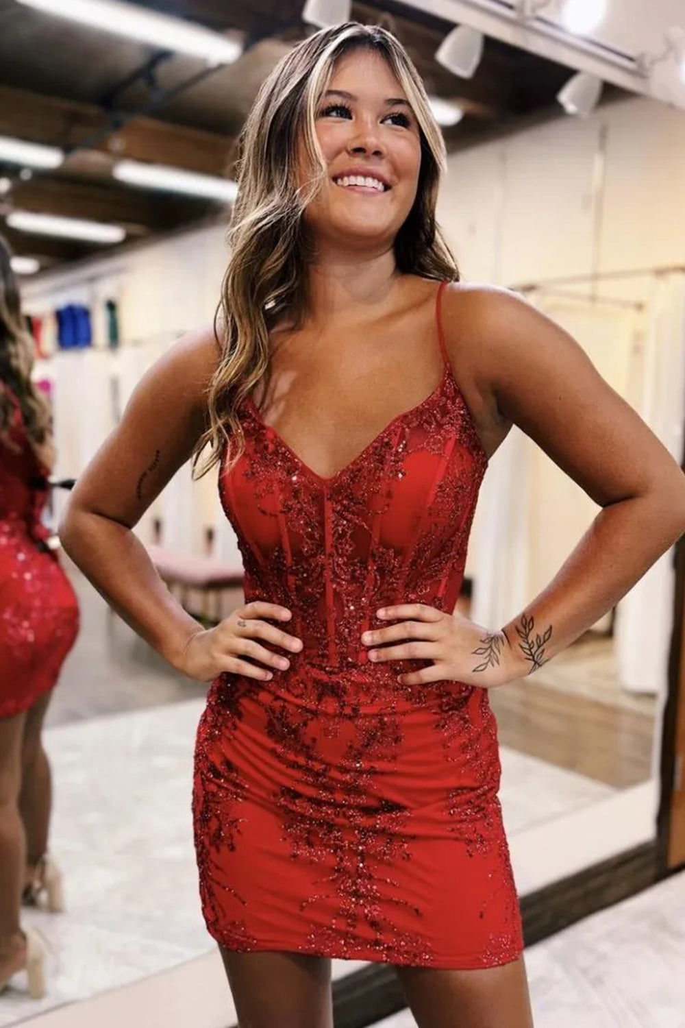 Sparkly Bodycon Spaghetti Straps Short Dress with Sequined Appliques Homecoming Dress