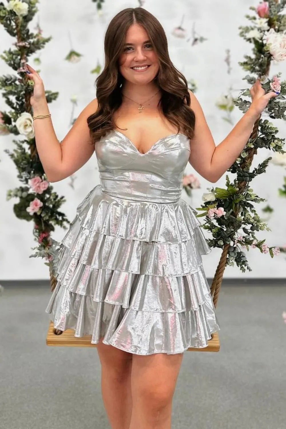 Stunning A-Line Short Dress with Sweetheart Neckline and Metallic Tiered Skirt Homecoming Dress
