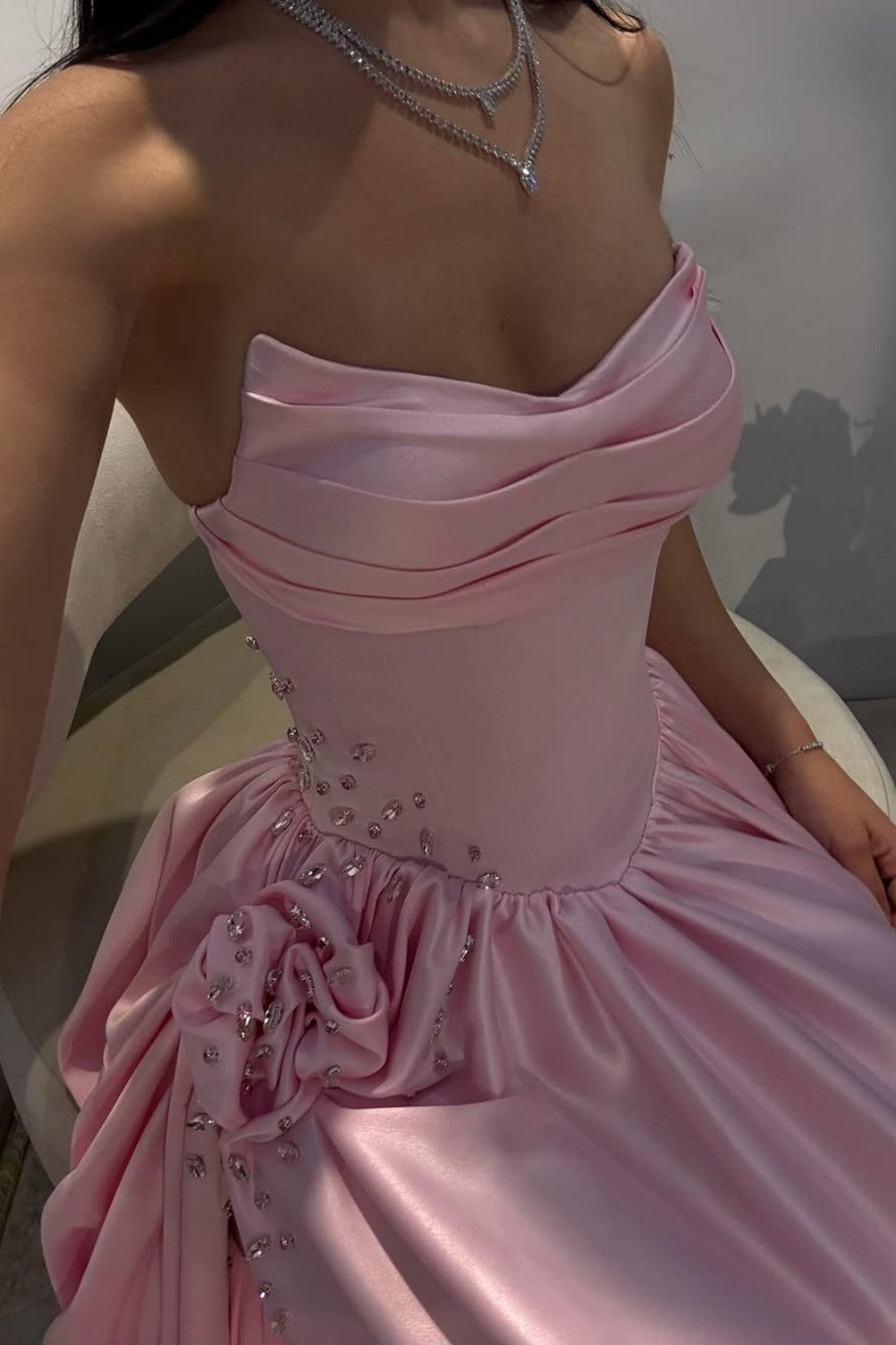 pale pink homecoming dresses Furlla Women Pale Pink Satin Strapless Homecoming Dress with Rhinestone 3D Flower and High Slit, Light Pink / US10