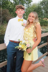 Chic Sheath V Neck Yellow Short Homecoming Dress with Ruffles