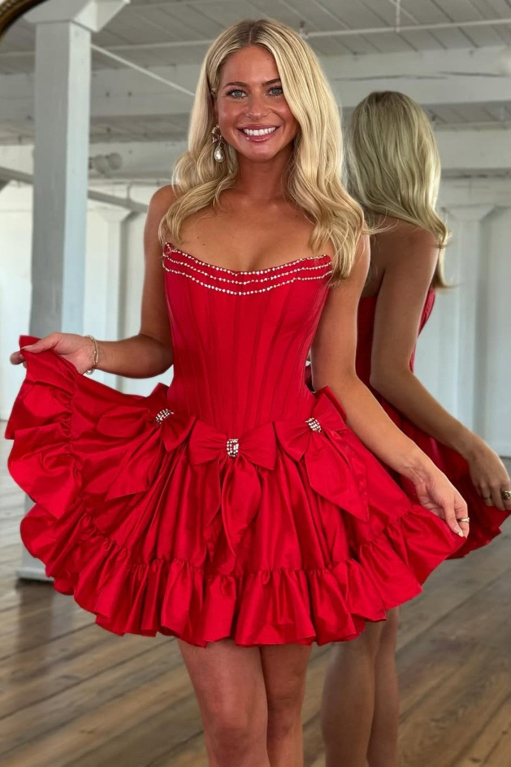 Pretty A-Line Strapless Short Satin Homecoming Dress with Bowknots