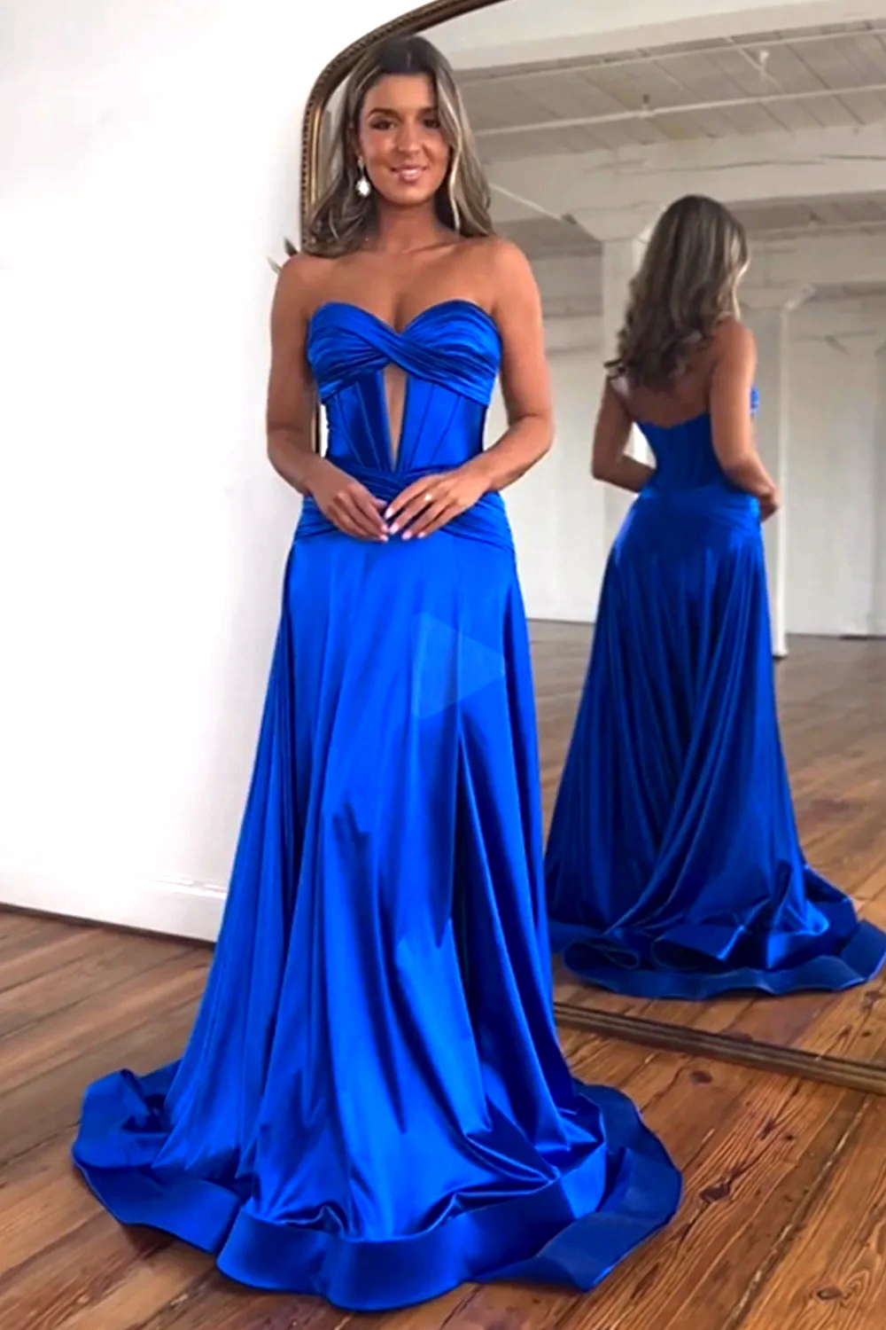 Furlla Women Royal Blue Satin Prom Dress Featuring a Sweetheart