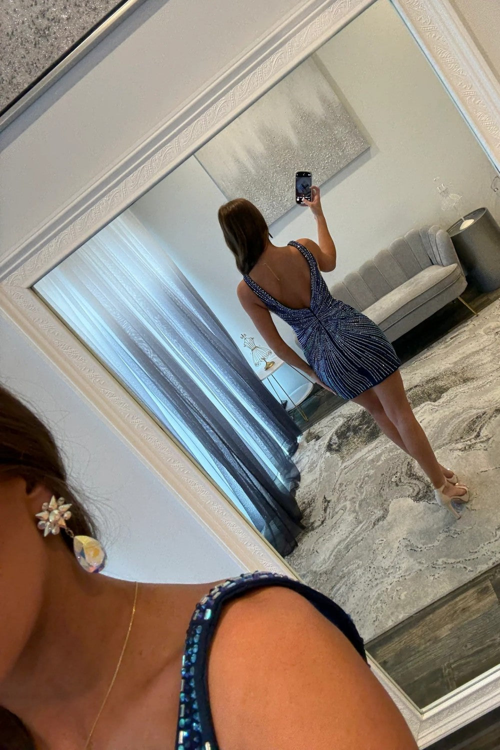 Stunning Bodycon Beaded V-Neck Bodycon Homecoming Dress with Sparkling Detailing
