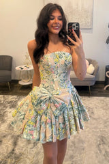 Stunning Floral Strapless Party Dress with Structured Corset and Flared A-Line Skirt
