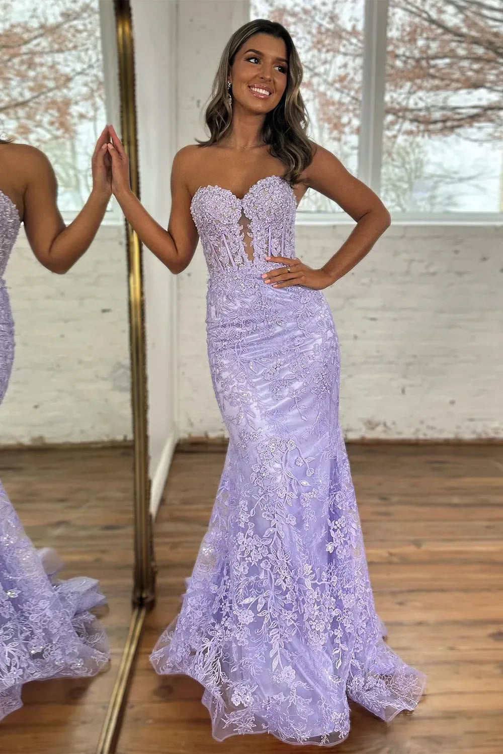 Backless Sequin Mermaid Prom Dress with Sweetheart Neckline and Delicate Appliques