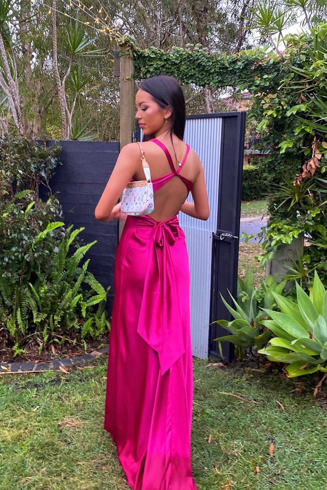 Stylish Sheath V Neck Green Long Party Dress with Open Back Bowknot