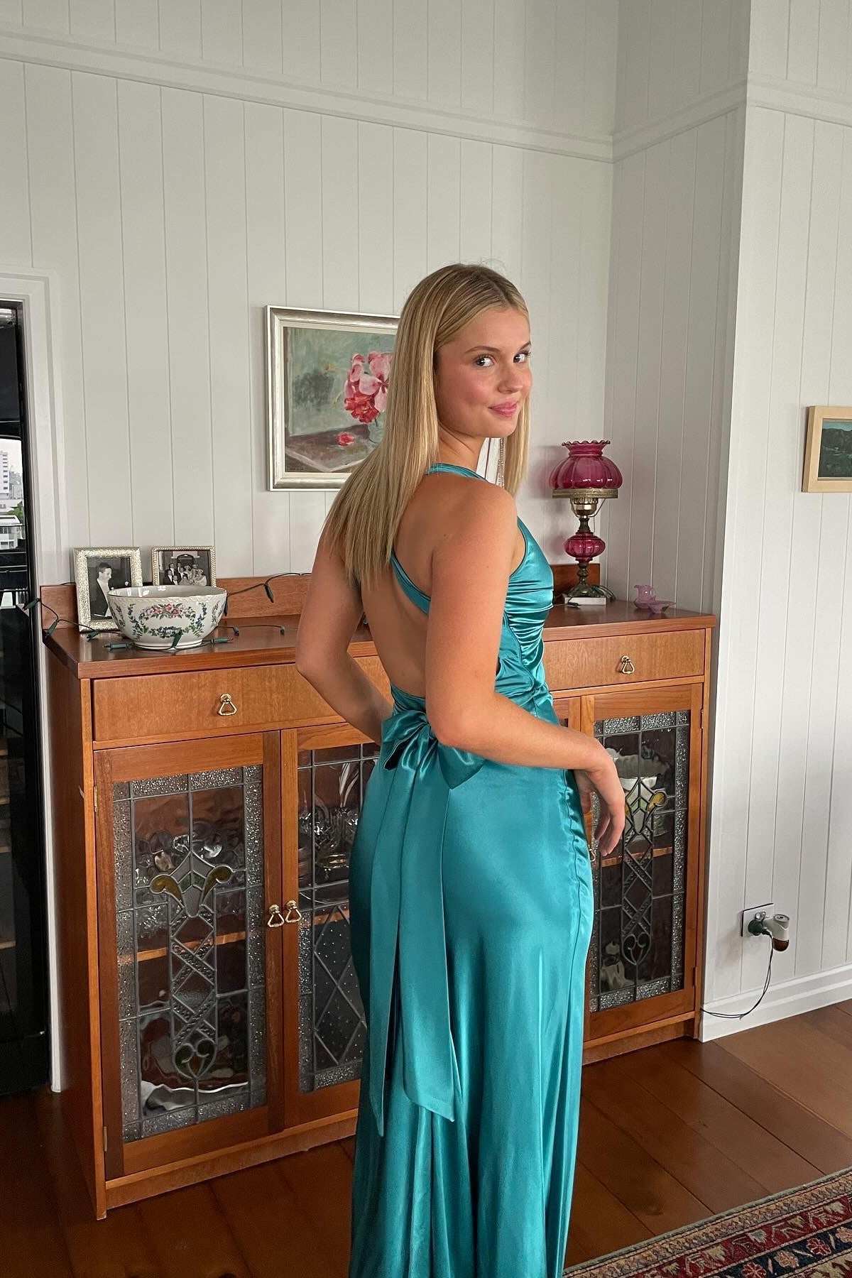 Stylish Sheath V Neck Green Long Party Dress with Open Back Bowknot